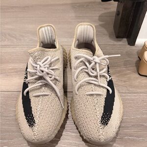 Yeezy 350 v2 slate size 9.5